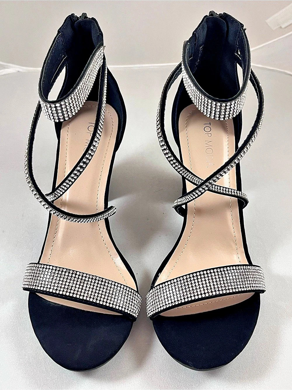 NWOB Top Moda Black Rhinestone Strappy Block Heel Sandals Size 7.5 - Picture 6 of 9